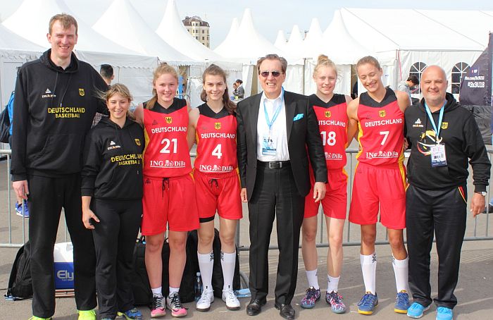 3x3-Team mit Botschafter WM2016-700