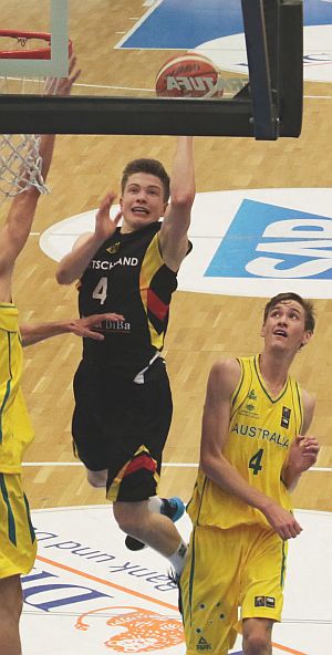 AST2016-GER-AUS-Hundt-300breit