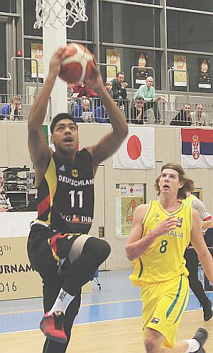 AST2016-GER-AUS-Mushidi-Dunk-300breit