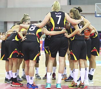 DBB-Damen2015-Huddle-350