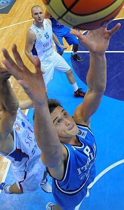 Gallinari2011vsISR-250
