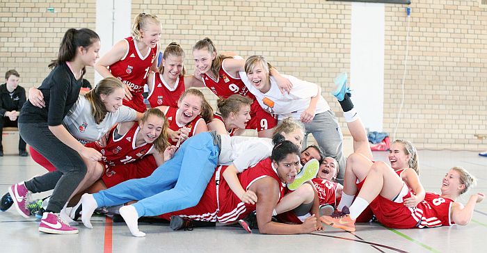 WNBL-Quali2015-JubelBamberg-700