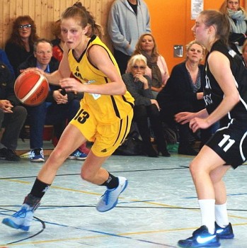 WNBL2016FiebichLeonie-500