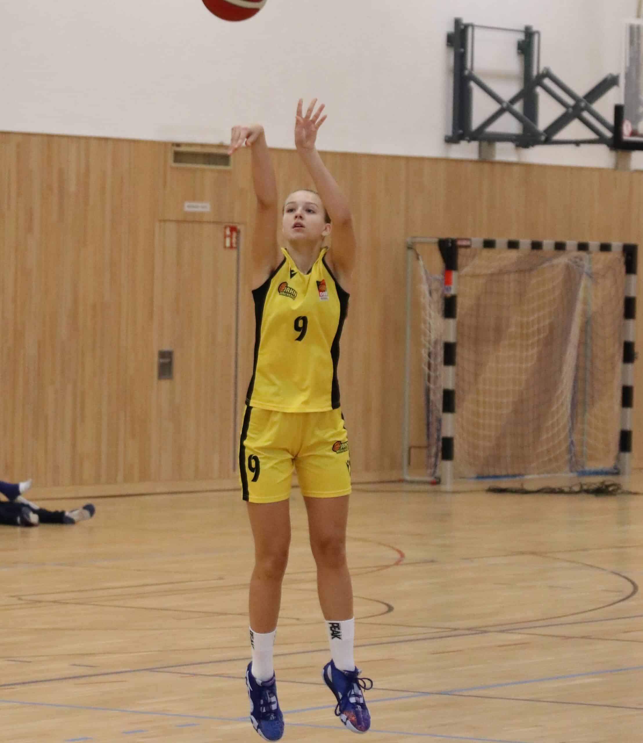 WNBL2022-23UlianaKolesnyk