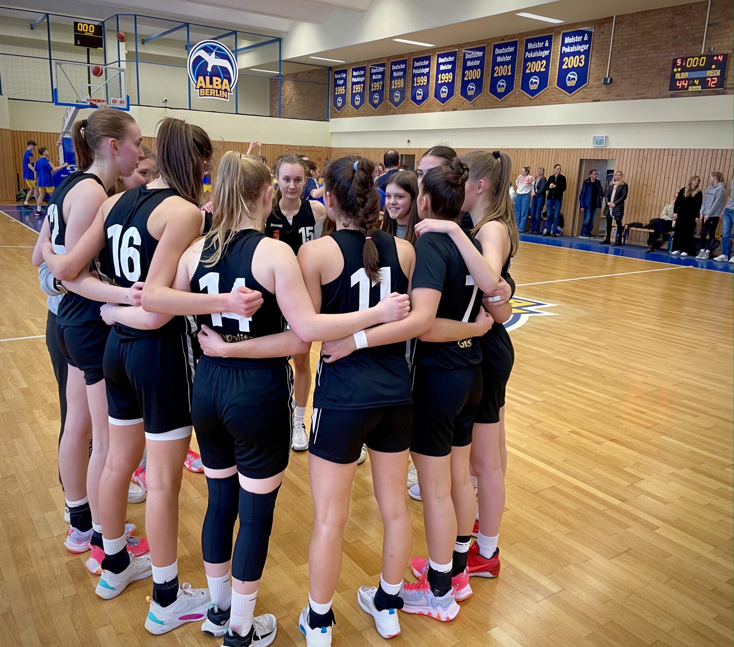 WNBL2022-23HuddleMetropolitain