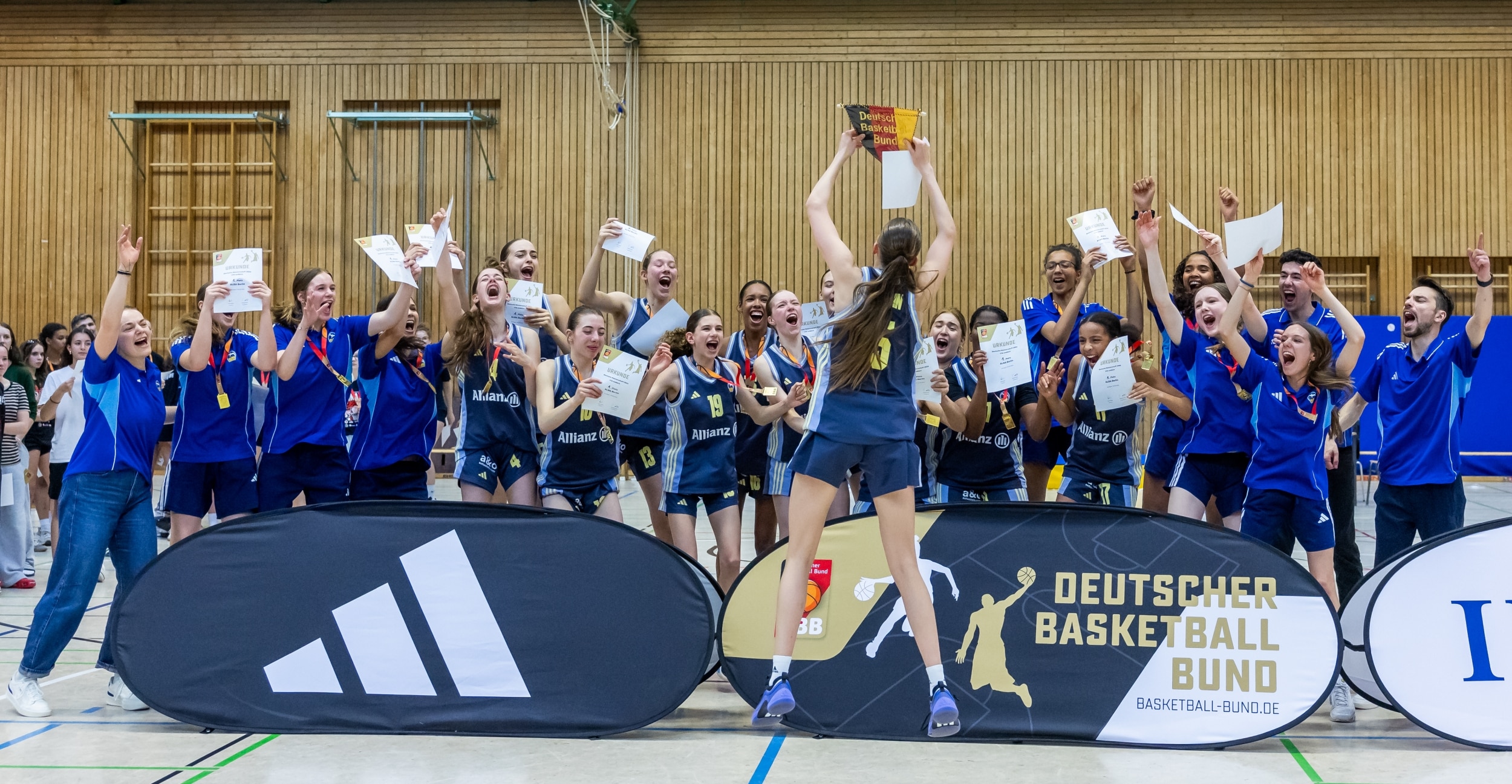 U16w-2026-ALBA-Jubel